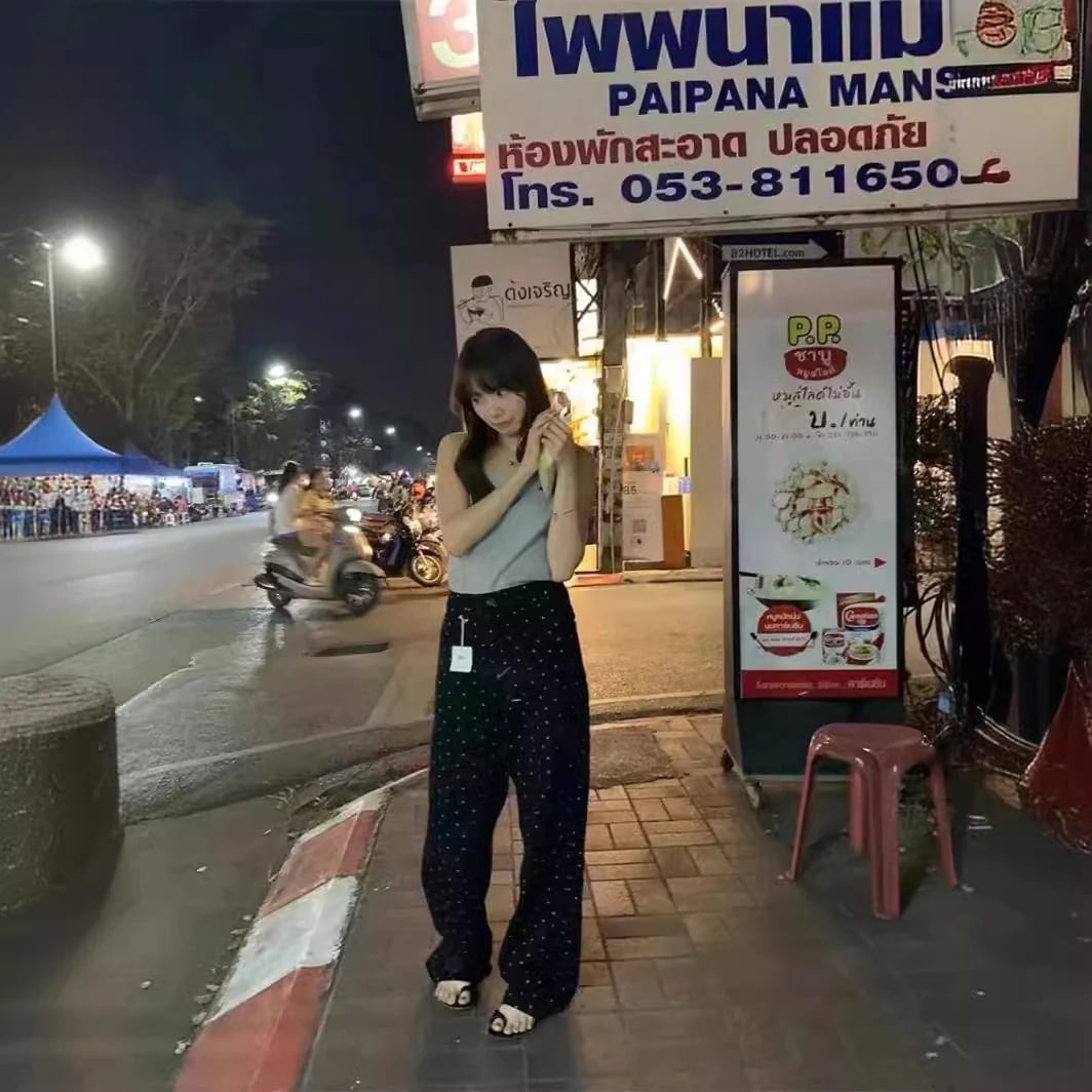 黒水玉ストレートジーンズ女性用2024春ファットシスターmmハイウエスト痩身ワイドレッグパンツ