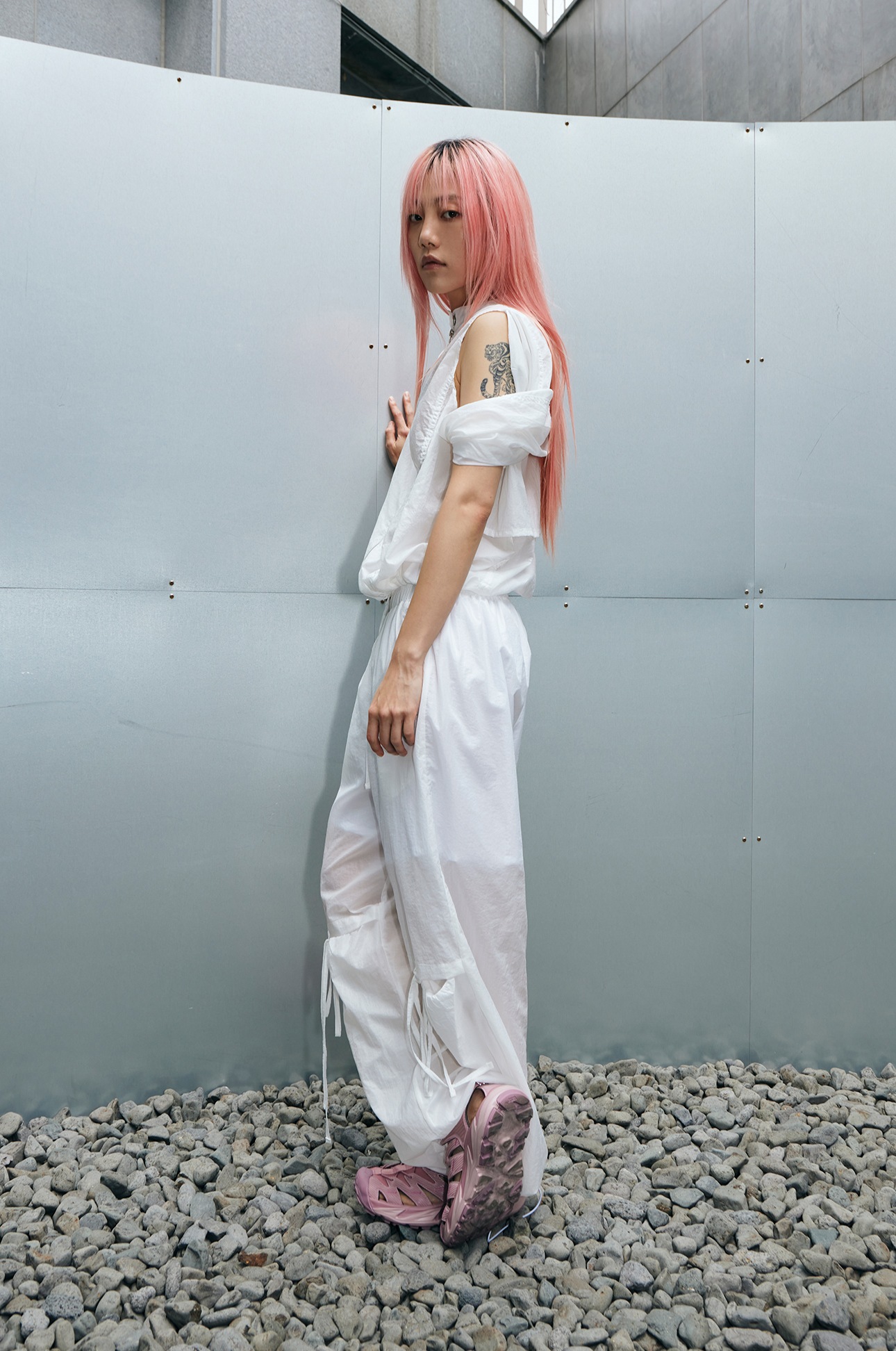 【GIMMETHEYOUNG】 KNEE RIBBON SHEER PANTS : WHITE