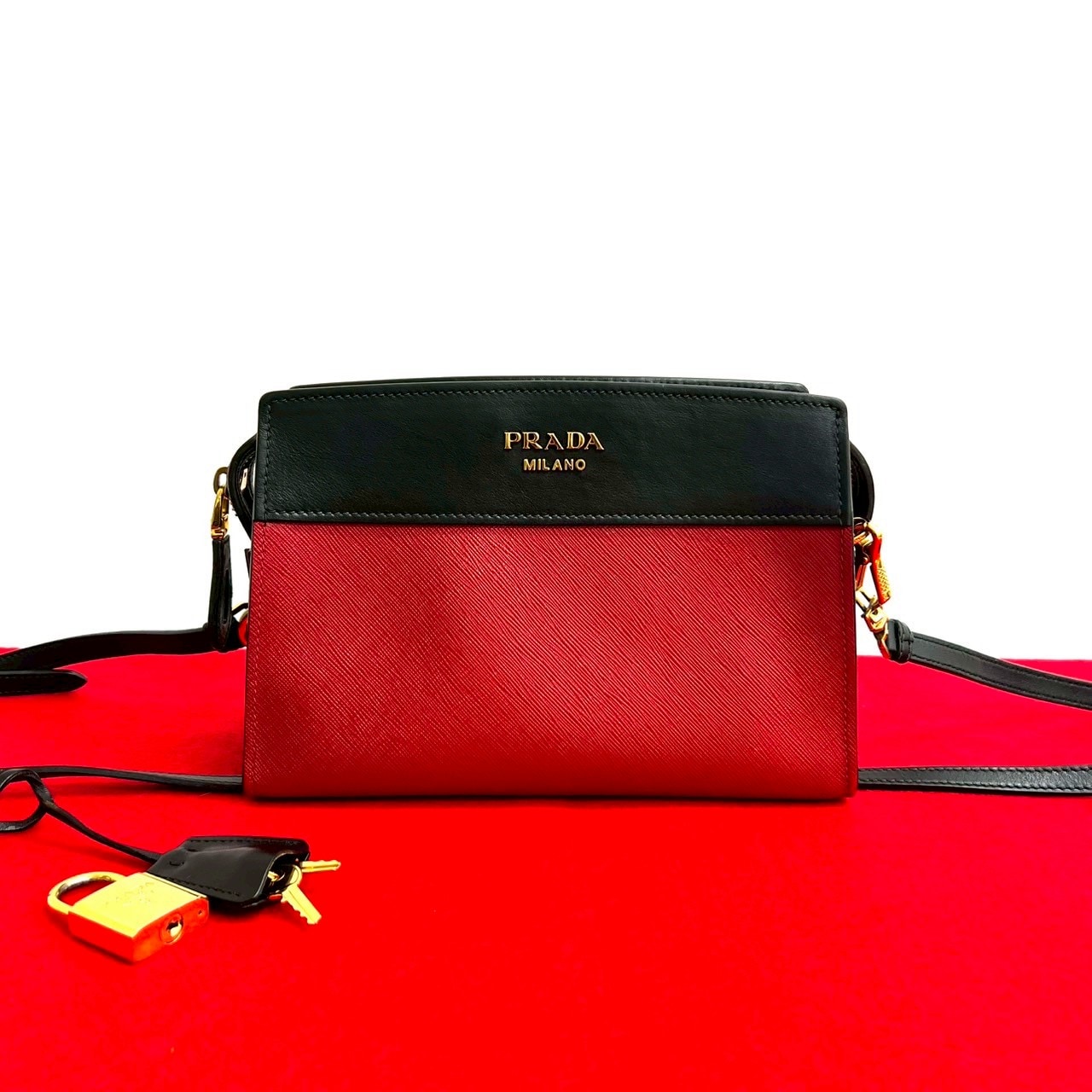 エスプラナード ロゴショルダーバッグ レザー ブラック 921-5