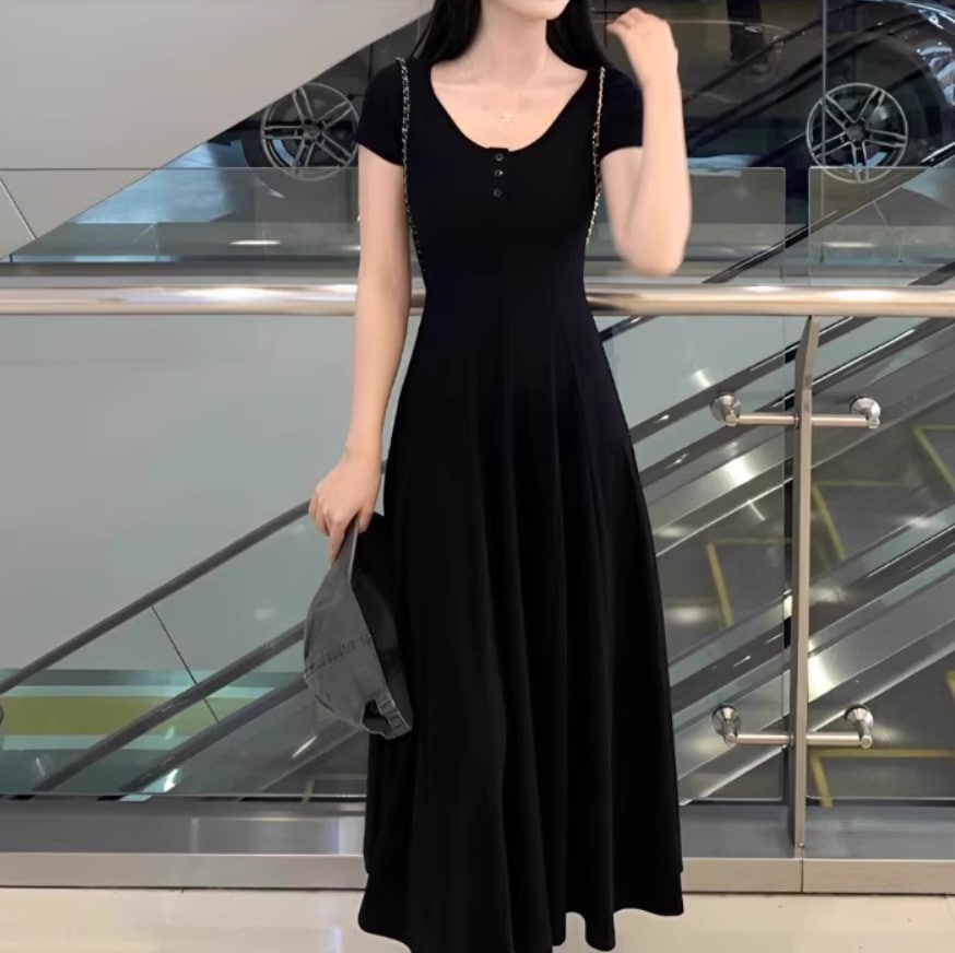 レディース Tシャツワンピース ロング 半袖 Uネック セミフレア スリム 細身 ストレート Iライン スマート ストリート ボタン かわいい カジュアル かっこいい ラフ クール 存在感 ラブリー