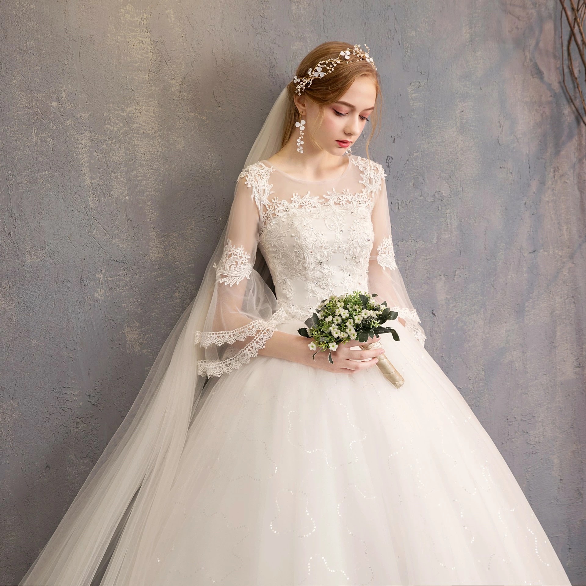 ドレス 花嫁 ウエディングドレス 結婚式 パーティードレス ウェディングドレス 肩出し レース 二次会 同窓会 披露宴 卒業式 ブライズ パーティードレス Aライン フォーマルドレス パーティー レデ
