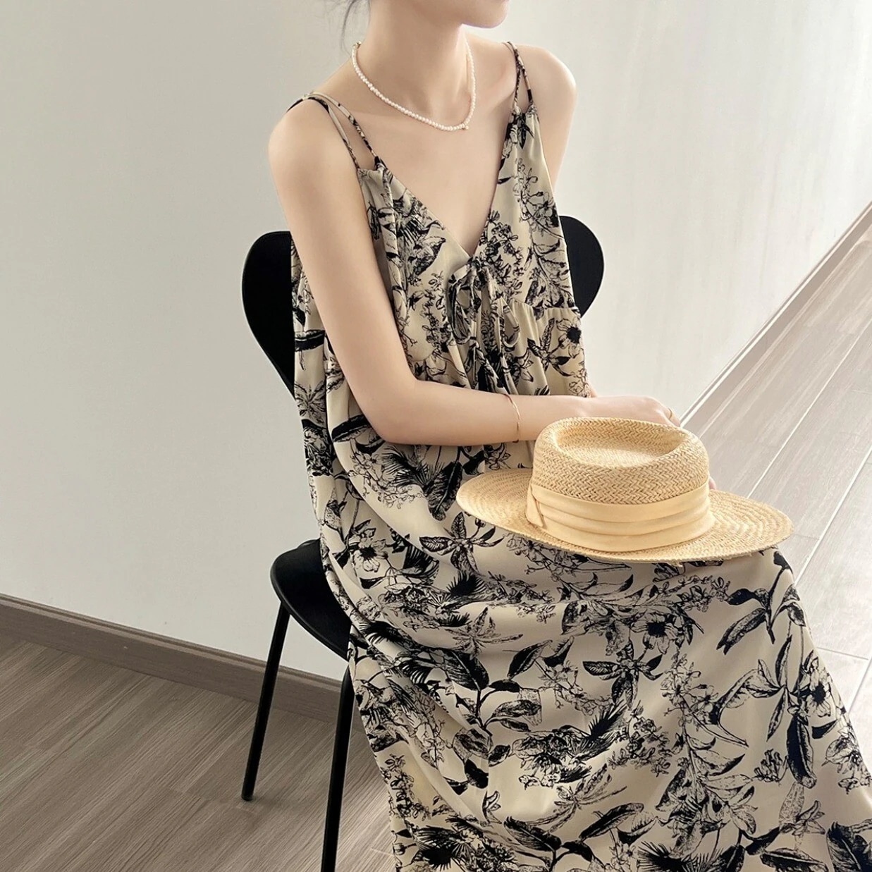 ワンピース レディース キャミソールワンピース M L 韓国 キャミワンピ ロング ロング丈 Vネック ワイド フレア 切り替え 裾フレア ゆったり かわいい 大人可愛い きれいめ エレガント シック