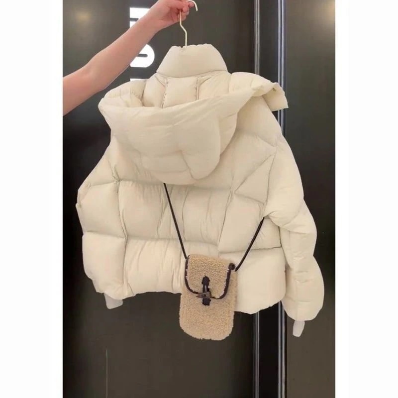 軽くて軽くて短い背のダウンジャケット女性の連帽乳フフフフアヒルの毛を厚くしたファッション
