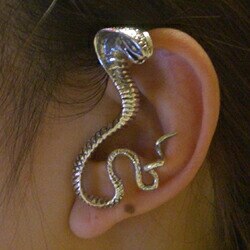 コブライヤーフック（左耳用） 蛇 ヘビ シルバー925 イヤーラップ 男性 女性 イヤリング 高級 プレゼント 引っ掛けるだけ 本物の銀 アクセサリー 大きい かっこいい ew-00-00005xx