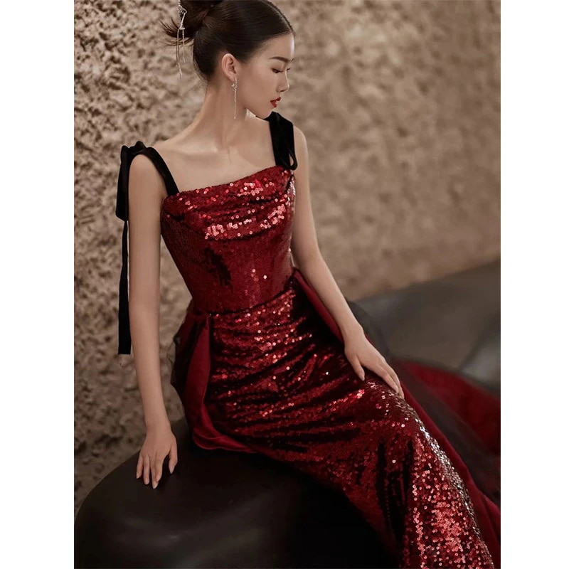 トースティングドレスブライダルエンゲージメントドレス赤スタイリッシュ控えめな高級感ユニーク高級ホルターネックドレスプチドレス