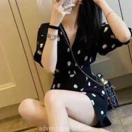 【2025新作入荷】ミニ丈柄ワンピース ワンピース ミニ丈 半袖 ボリューム袖 Vネック フレア Aライン シフォン かわいい 大人可愛い きれいめ シンプル カ