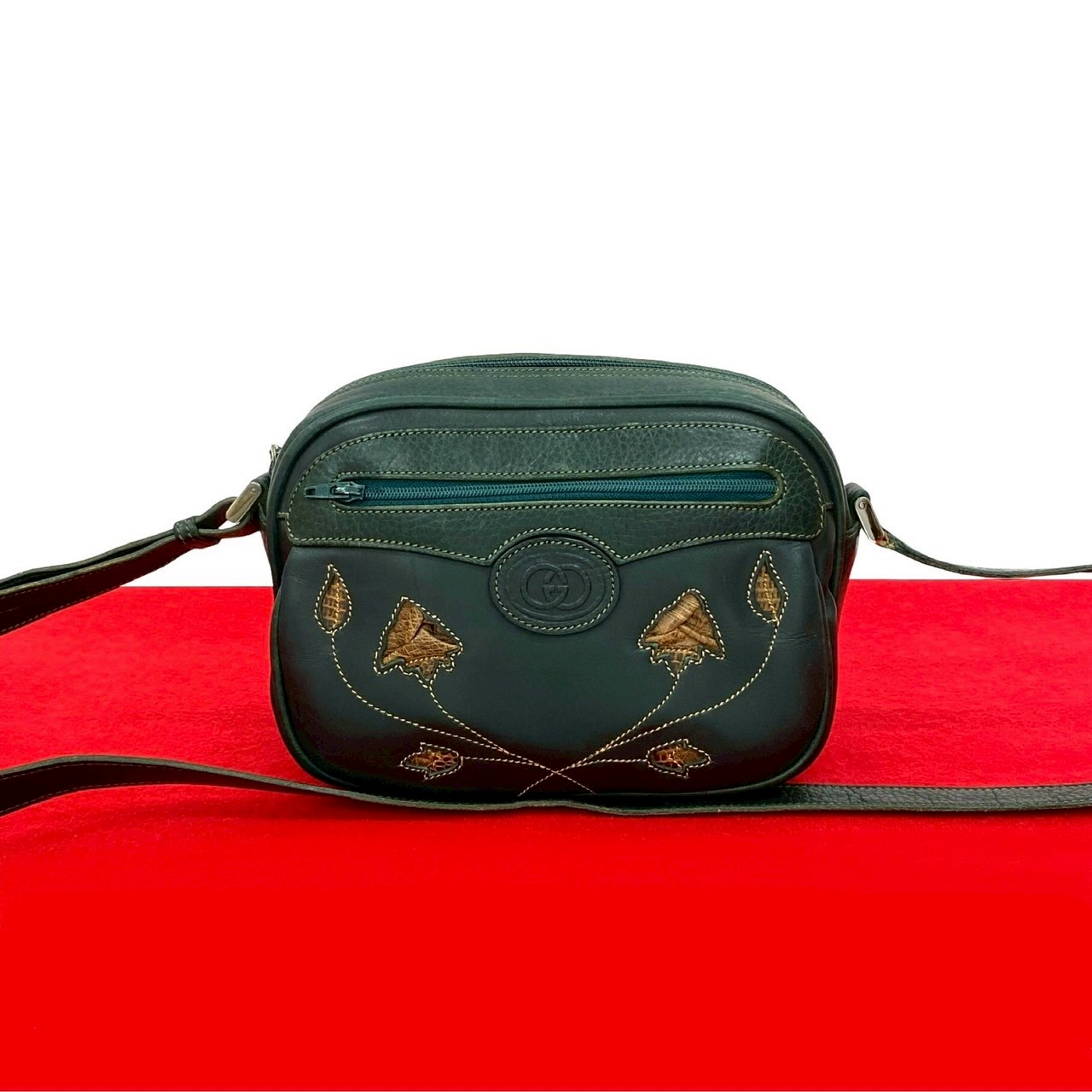 ヴィンテージ GG ロゴ 葉っぱ モチーフショルダーバッグ レザー グリーン 42429 40,300円