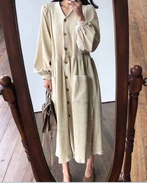 レディース ワンピース ロング マキシ 長袖 ボリューム袖 切り替え コーデュロイ かわいい 大人可愛い シンプル カジュアル こなれ感 ラフ とろみ感 抜け感 無地 秋 学生 学校 デート お出かけ