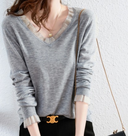 フリルニットプルオーバー トップス セーター スイート ガーリー グレー 灰色 ブルー 青 レギュラー丈 袖あり 長袖 Vネック ストレート フリル 透け感 シアー 大人女子 大人 上品