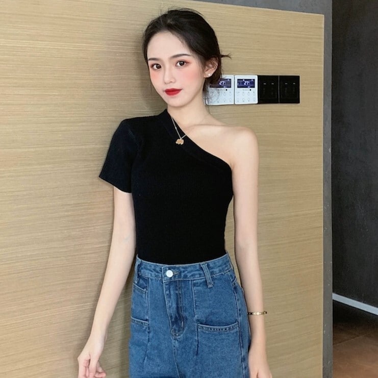 トップス ニットソー 半袖 ワンショルダー スリム 細身 Iライン アシンメトリー リブ 薄手 かわいい 大人可愛い シンプル カジュアル 大人 おしゃれ お洒落 かっこいい エキゾチック 大人可愛い