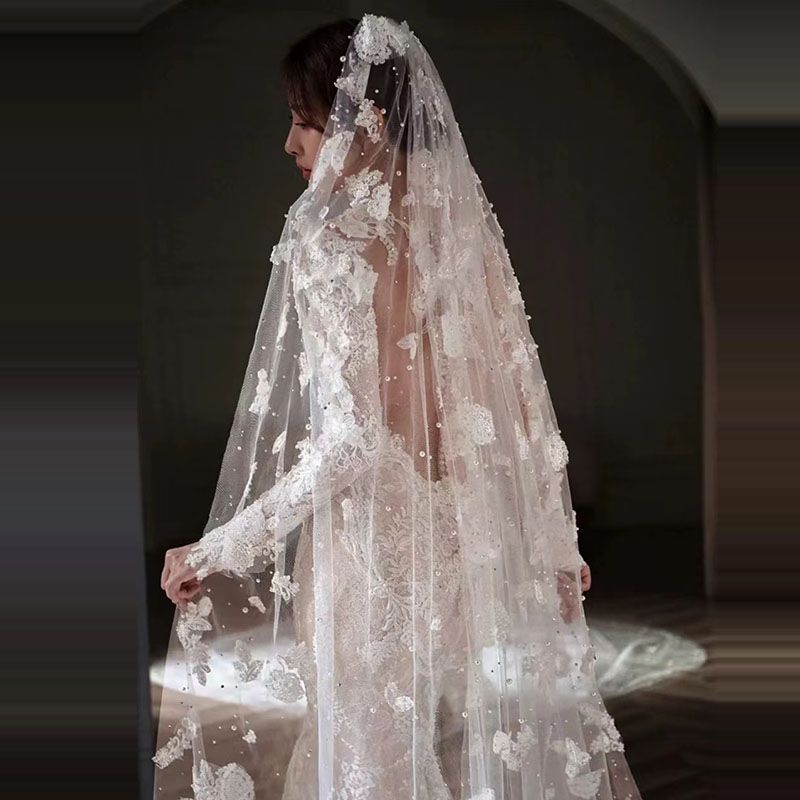 花嫁ウェディングフォレストベールヘッドドレス重工業パールレース豪華なエクストラロングトレーリングソフトガーゼ旅行写真レトロ
