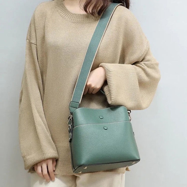 新作 本革　ショルダーバッグ レディース　斜めがけ 2way　ハンドバッグ バッグ レディース ショルダーバッグ 斜めがけ ななめ掛け 肩がけ　バッグ