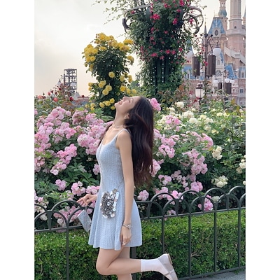 MULVANU襟修身ストラップワンピース女性麻花ニットスカート夏a字ウエストスカート