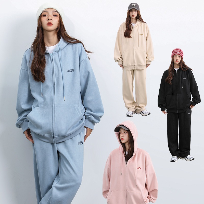 シンプルな刺繍がおしゃれなスエードのカジュアルスーツ春と秋のカーディガン2点セット