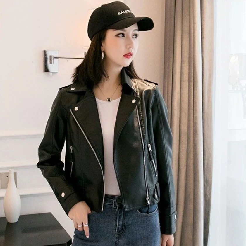 レザー ライダース トップス ジャケット 上着 ショート ショート丈 袖あり 長袖 Vネック 襟付き ストレート ファスナー ポケット ハイウエスト 前開き 厚手 かわいい 大人可愛い きれいめ