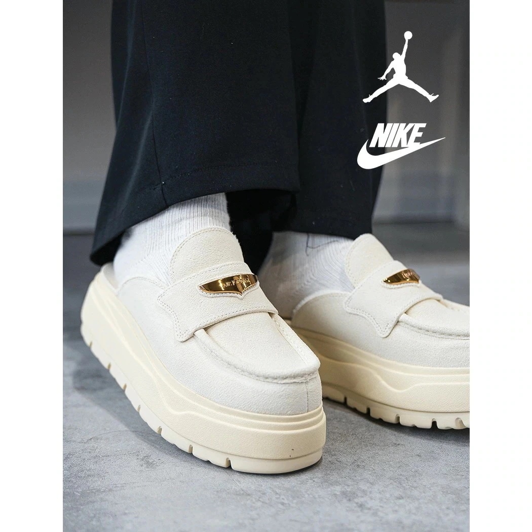 NIKE ナイキ 厚底 ウィメンズ エア ジョーダン ミュール ローファー サンダル WMNS AIR JORDAN MULE SOFT PEARL ( ゴールド クリーム 白 スエード レディース