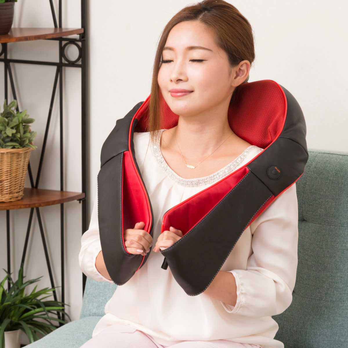 マッサージ ネックマッサーもーむ 首こり 肩こり 電動 マッサージ器 揉みほぐし 肩 背中 首 腰 足裏 軽量 美容 健康 PSEマーク認証済 マッサージャー マッサージ機 指圧 解消グッズ