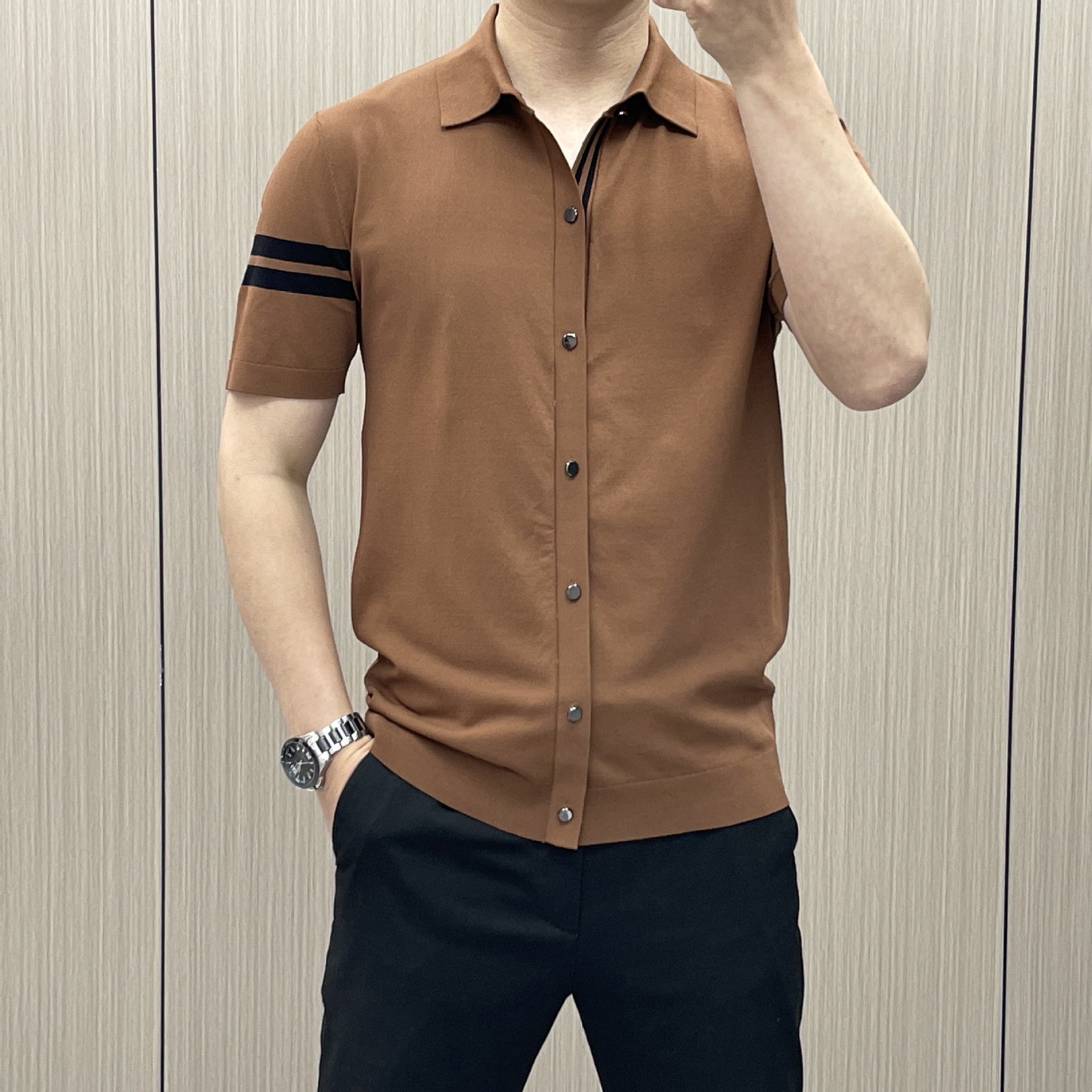 夏用軽くておしゃれなメンズ半袖ラペルtシャツ薄手ニットポロシャツイライトは涼しく通気性があります