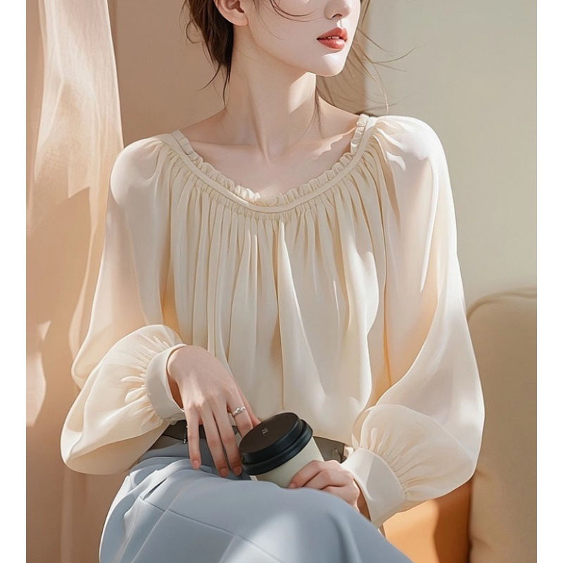 初秋の新フレンチスタイル個性的で美しいデザイン白シフォントップスレディース長袖シャツ夏