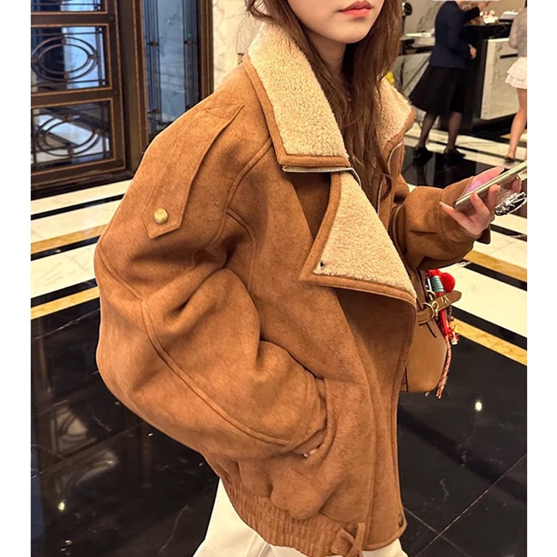 ホットココアダブル開襟毛皮一体コート女性ラム毛皮ジャケットトップスデザイン