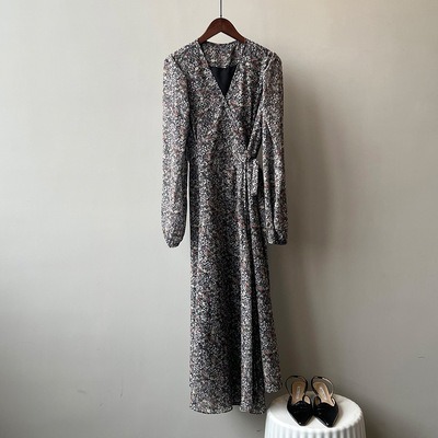 ワンピース フレアワンピース ロング ロング丈 袖あり 長袖 Vネック フレア Aライン かわいい 大人可愛い きれいめ シンプル カジュアル 大人 上品 おしゃれ お洒落 レトロ 大人女子 こなれ感