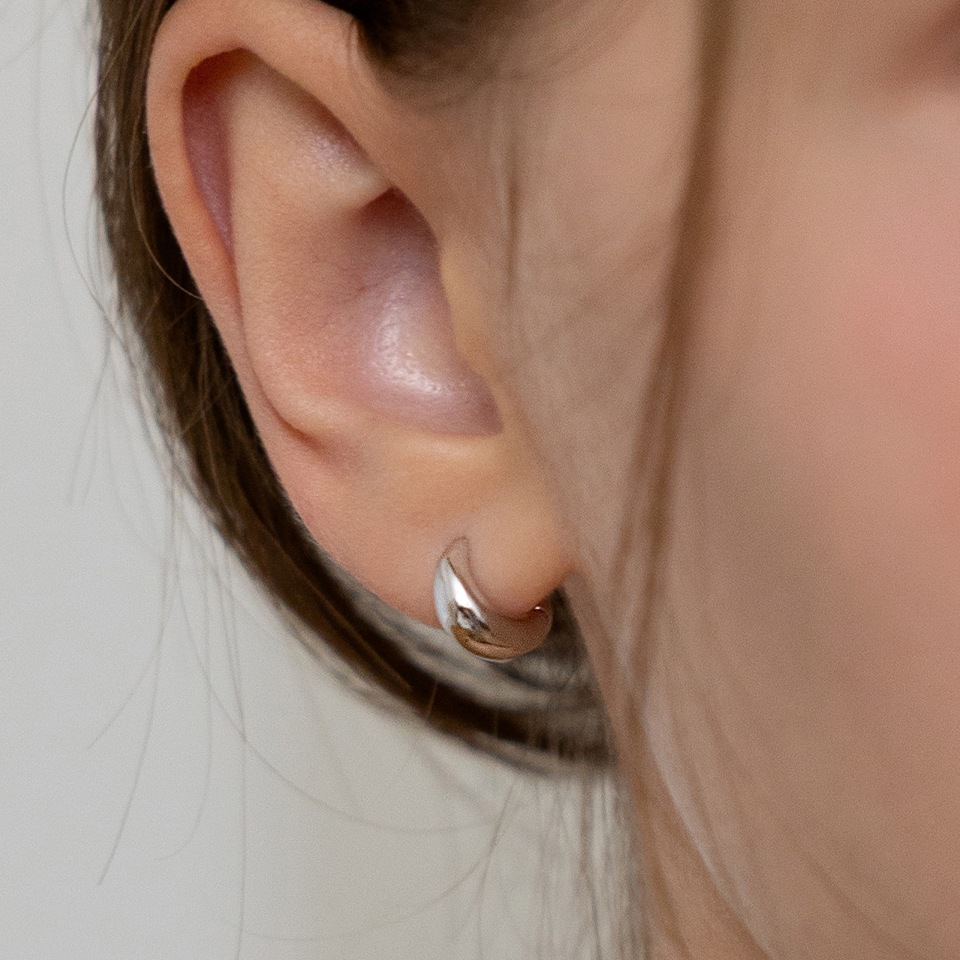 (シルバー925) ボリューム ドロップ フープ ピアス Mサイズ／Volume Drop Hoop Earring／韓国アクセサリー／韓国スタイル
