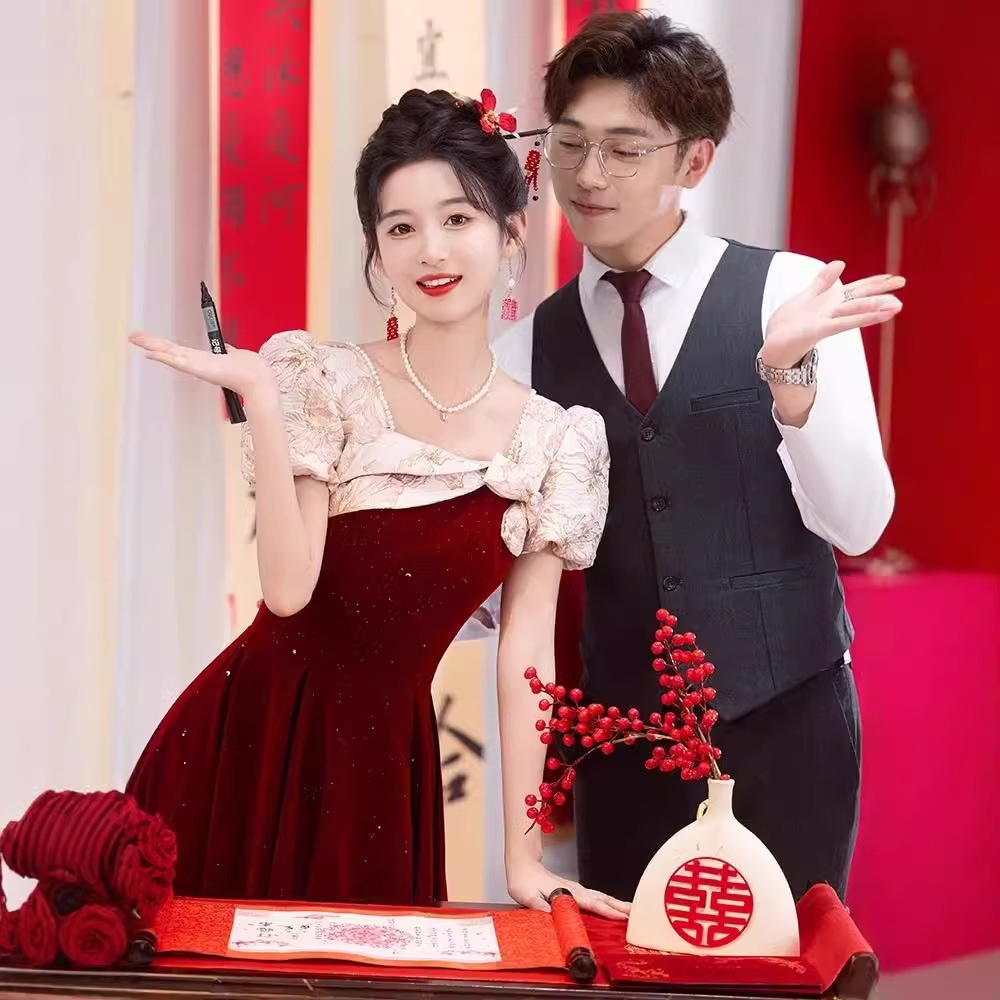 赤いトーストドレスの花嫁2025新しい結婚式の婚約イブニングドレス女性フランスの軽い高級ニッチハイエンドドレス