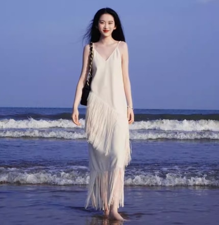 レディース スカート ワンピース キャミソール ドレス マキシ アシンメトリー セミフレア スリム 細身 ストレート フェミニン 切り替えデザイン ボア 薄手 フリンジ かわいい 大人可愛い