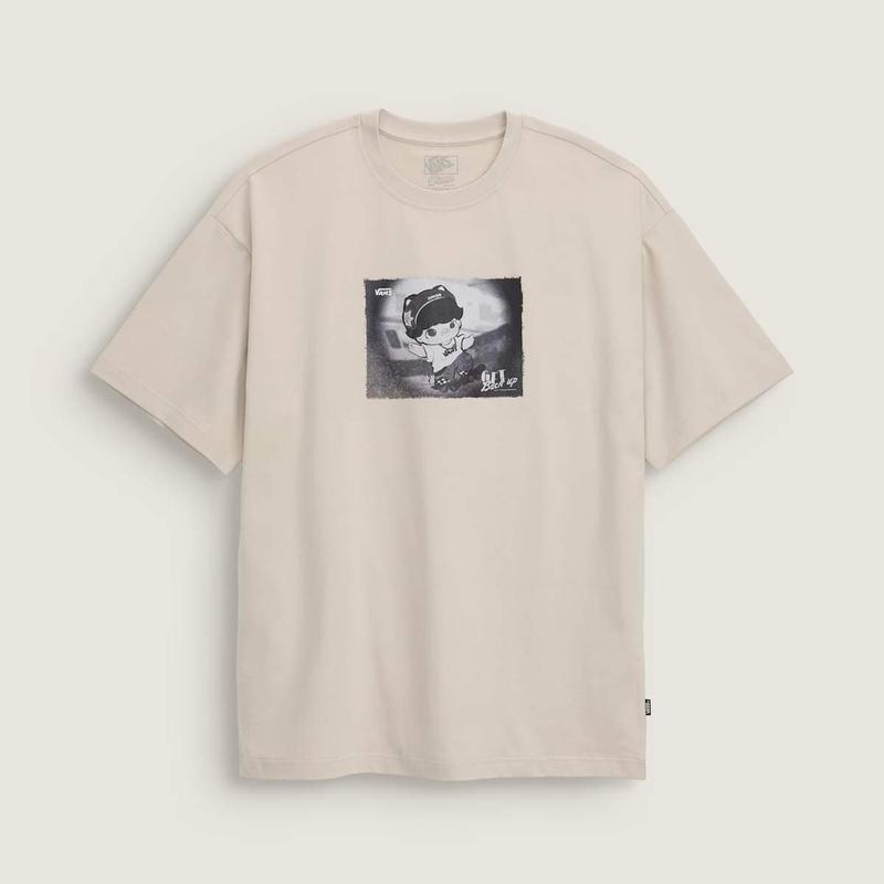 [アーティストコレクション] x Dimoo 半袖Tシャツ VN000ZSWEN9