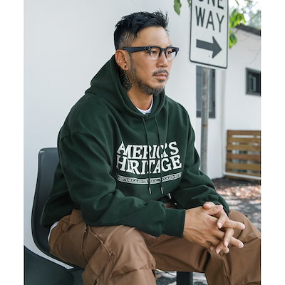 ✨未使用品✨FENDI フォンポーチ　チャーム　ムートン　FFロゴ　付属品完備 ✨未使用品✨FENDI フォンポーチ チャーム ムートン FFロゴ 付属品完備