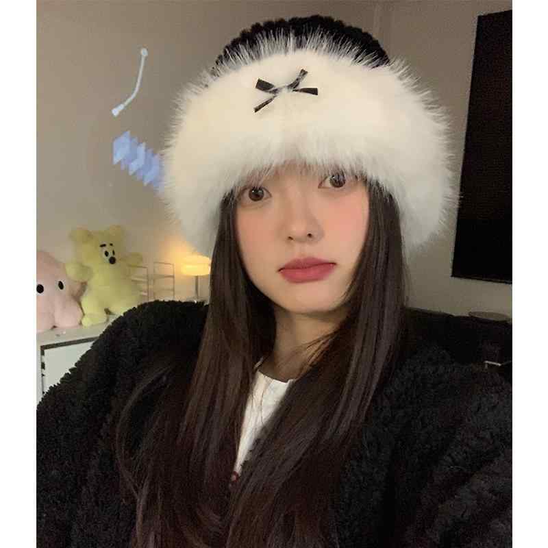 ニット帽 レディース 秋冬 ファー 柔らかい リボン ワンポイント 韓国 普段使い デート かわいい 防寒 厚手 暖かい 耳 カバー 小顔効果 黒 アイボリー
