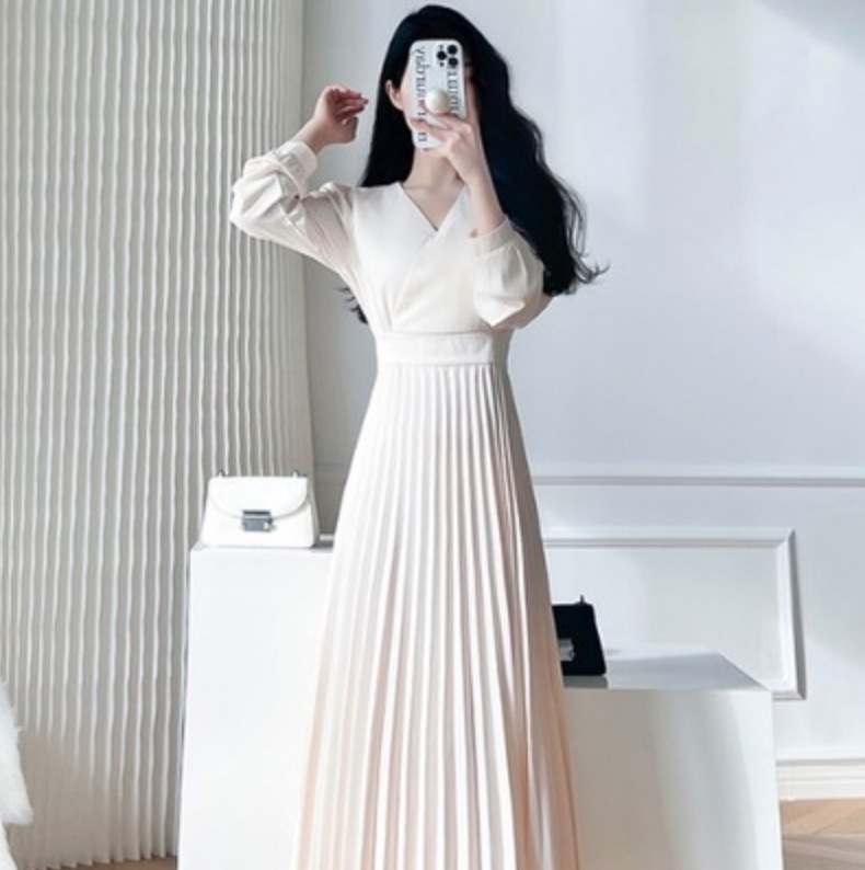 ワンピース デート フレアワンピース ミモレ ミモレ丈 袖あり 長袖 Vネック プリーツ 春 秋 冬 個性的 ホワイト ウエストマーク S M L XL こなれ感 エレガント ロング丈 シフォン