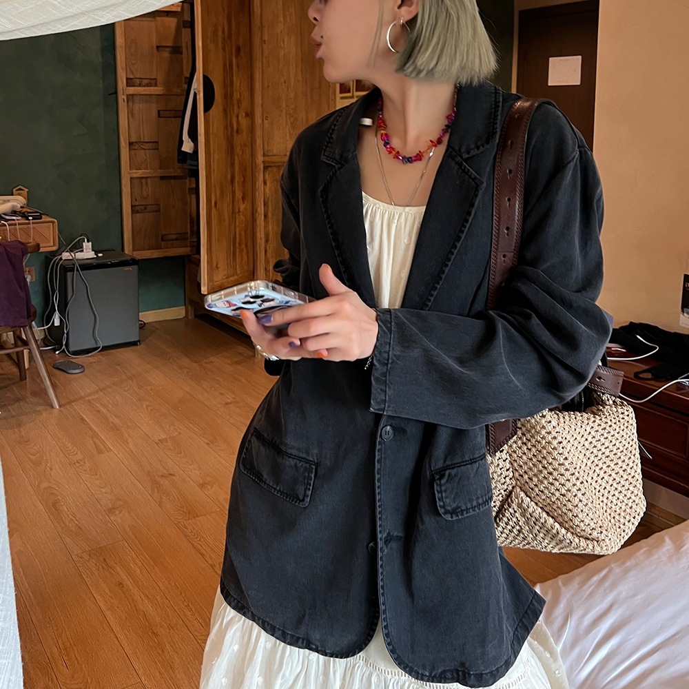 アウター ジャケット 長袖 襟付き 前開き ボタン ミディアム丈 ポケット かわいい 大人可愛い きれいめ シンプル 上品 おしゃれ かっこいい カジュアル レトロ ラフ ルーズ こなれ感 個性的