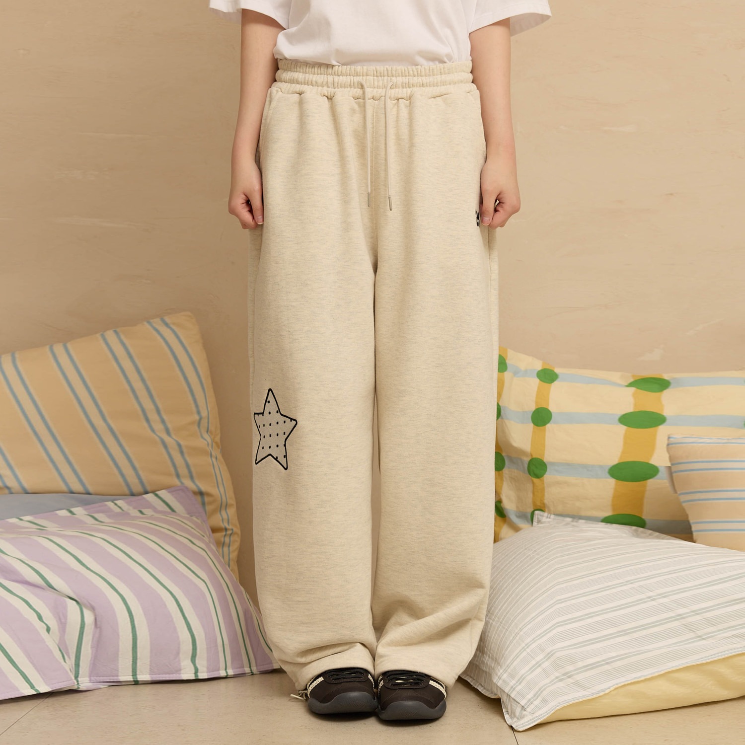 YK Applique Dot Sweat pants OATMEAL