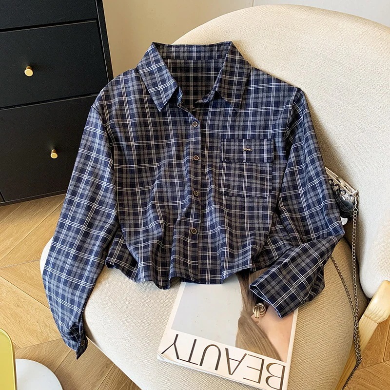 女性用のレトロな長袖チェックシャツ2025年秋冬の新作デザインカジュアルでゆったりとしたフィット感重ね着に です