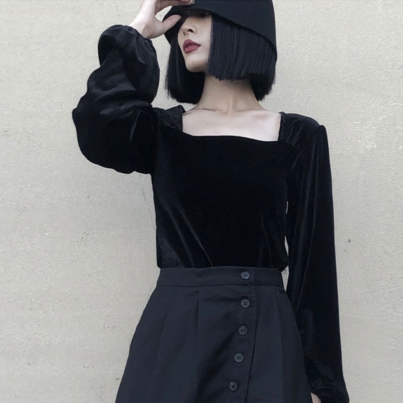 ブラックベルベットスクエアネック長袖Tシャツレディース秋ニュースタイルパフスリーブファッションブラックスリムフィット明らかに襟骨レディースボトミングシャツオールマッチトレンド婦人服