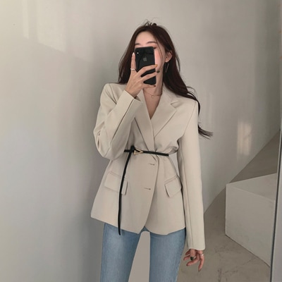 テーラードジャケット アウター ジャケット 袖あり 長袖 Vネック ベルト 前開き かわいい 大人可愛い きれいめ シンプル カジュアル 大人 上品 おしゃれ お洒落 大人可愛い 大人女子 こなれ感