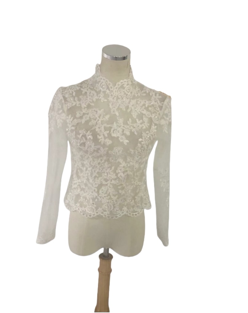ボレロ ハイネック キラキラ光る刺繍 ロングスリーブ くるみボタン 花嫁