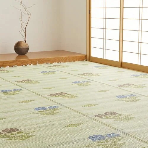 【メーカー直送品】萩原 洗えるい草風カーペット #110 本間6帖