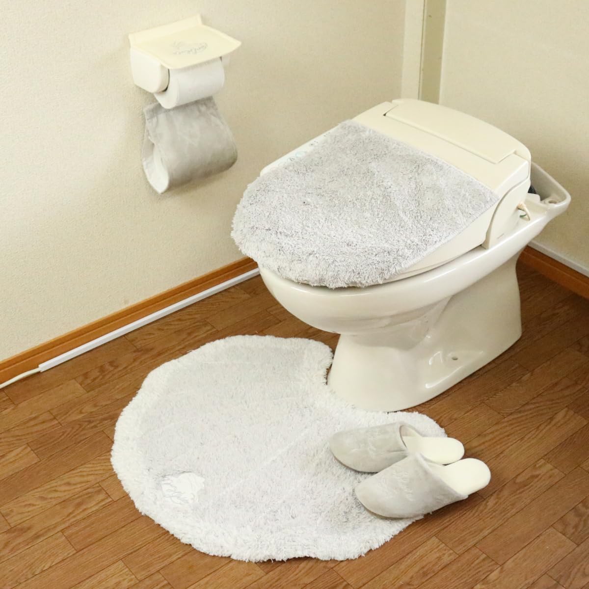 トイレマット 4点 セット グレー 貝殻 マット マルチ型 オカトー メリージェラート 洗浄暖房 普通 兼用 ふたカバー ペーパーホルダーカバー スリッパ マット シェル おしゃれ