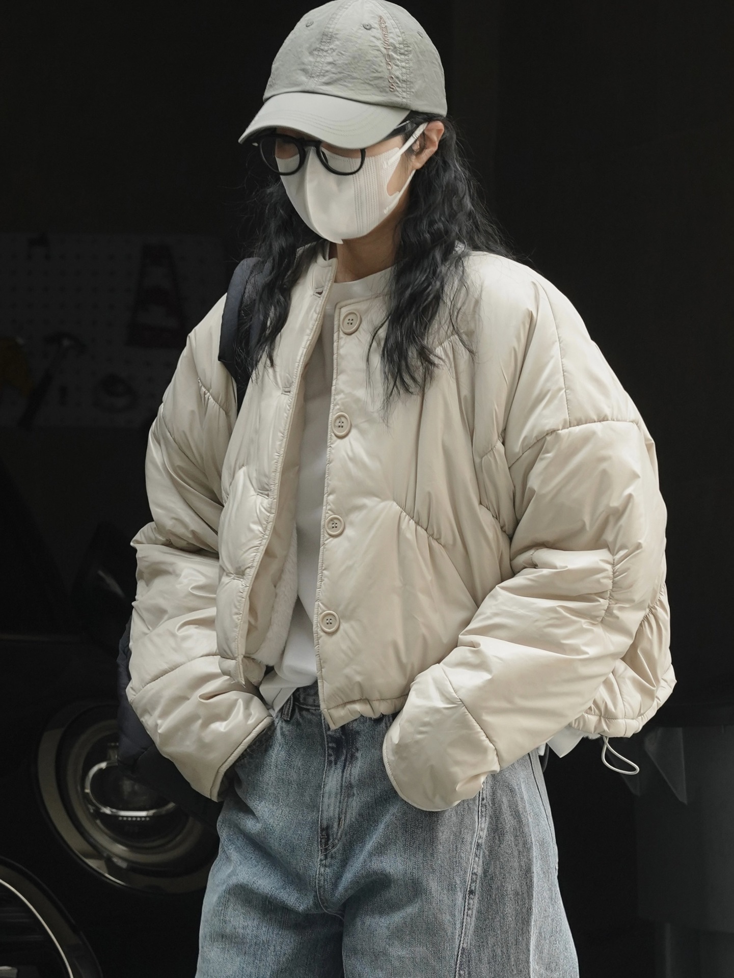 ルーヴル冬の新型日本のおしゃれな丸首と綿の服のゆったりした形の快適な保温の短いコートの女性