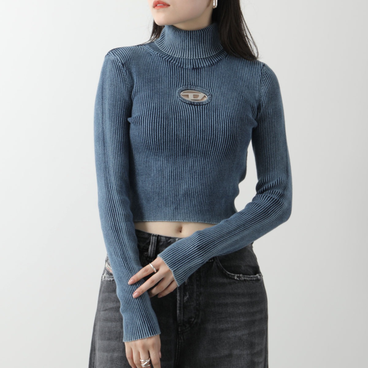 DIESEL ディーゼル ニット M-ANCHOR-A-TN A14811 0ANAH レディース セーター 長袖 コットン オーバルDロゴ タートルネック クロップド丈 8AT