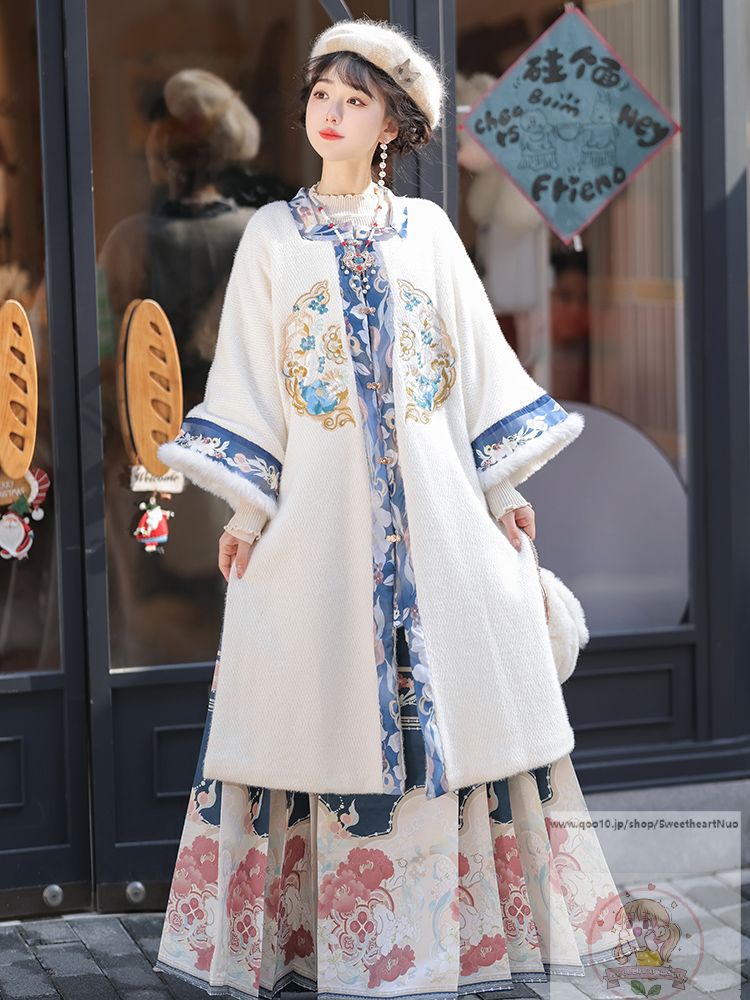 漢服の女性の明製刺繍の方襟のカーディガンの長い上着の馬面のスカートを厚くして絨毯の秋冬の金をプラスします