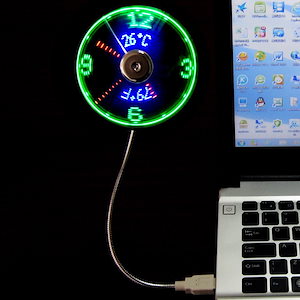 リアルタイムクロックと温度表示機能付きUSBクロックファン シルバー (温度と時計)