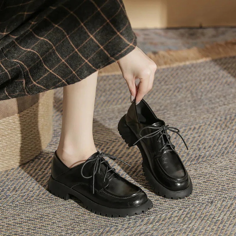 靴 レディース 秋冬 厚底靴 ローファー ワンストラップ 英伦風 百掛け 牛革 レースアップシューズ