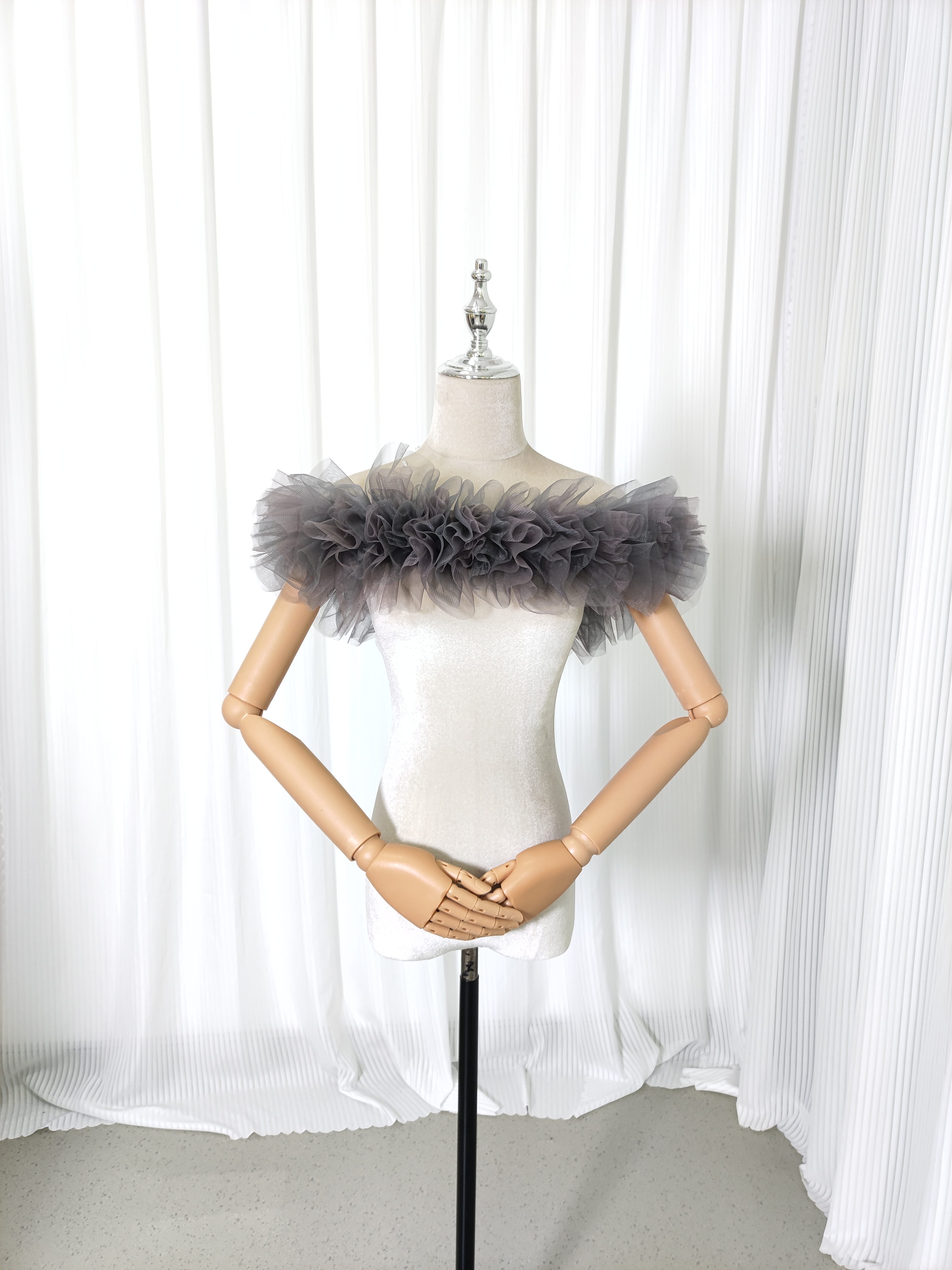 取り外しオフショルダー グレー ラッフルフリル 大人っぽい 花嫁 編み上げ 色直し