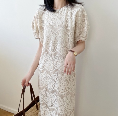 ワンピース モテアイテム 可愛い ミディアム丈 ドルマンスリーブ パフスリーブ ラウンドネック 細身 Iライン スマート レース 刺繍 透け感 シースルー 通気性 薄手 かわいい 可愛い