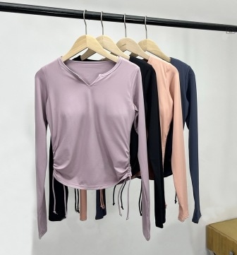 カラー豊富 スポーツウエア トップス シャツ 袖あり 長袖 萌袖 Uネック スリム タイト 細身 リボン 伸縮性 カップ付 かわいい 可愛い きれいめ シンプル カジュアル 上品 おしゃれ