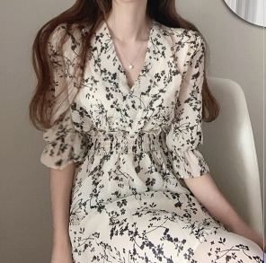 Vネック花柄ロングワンピース ワンピース ロング 5分袖 Vネック フレア Aライン シフォン