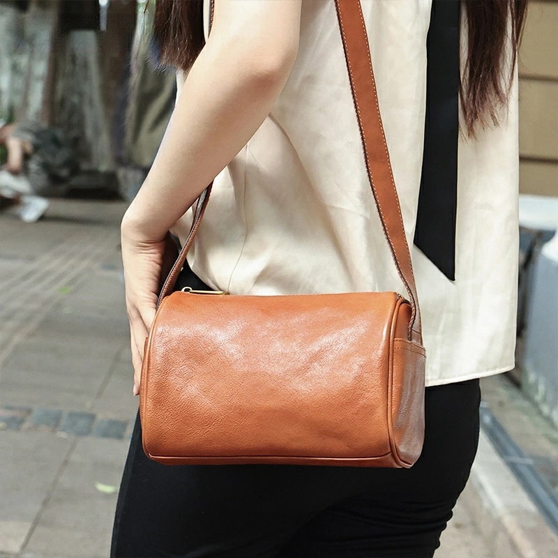 レディース 本革のようなリッチな風合い ショルダーバッグ ショルダーバック 斜めがけ 大人 軽量 軽い 小さめ ポシェット ミニショルダーバッグ 牛本革 フェイクレザー 斜め掛け 旅行グッズ 便利 肩